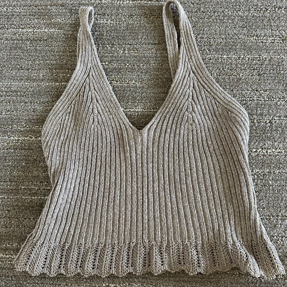 Gray knitted top